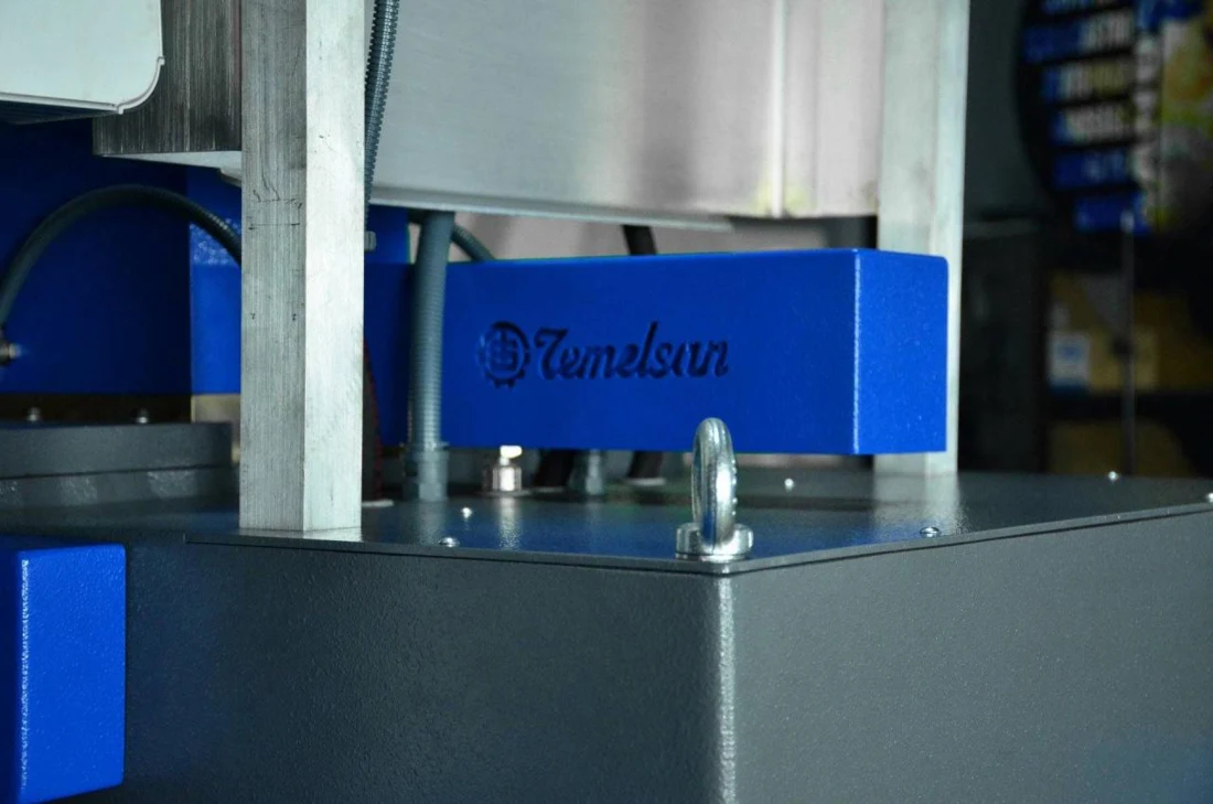 KN 100 HBA PLC — detail 4